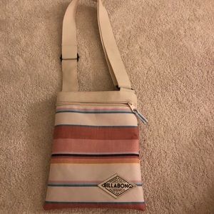 Very cute billabong crossbody bag!